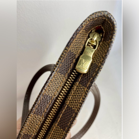 Louis Vuitton Manosque leather handbag accessory pouch in Damier Ebene - Picture 11 of 14